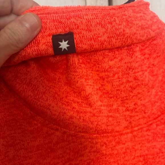 DC Vibrant  Knit Top medium - Picture 4 of 6